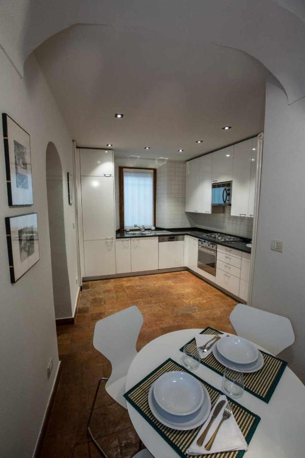 Historical Apartment In The Center Of Gravedona - Larihome A02 Exteriör bild